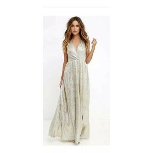 Lulu’s Hold Maxi Dress - M - NWOT